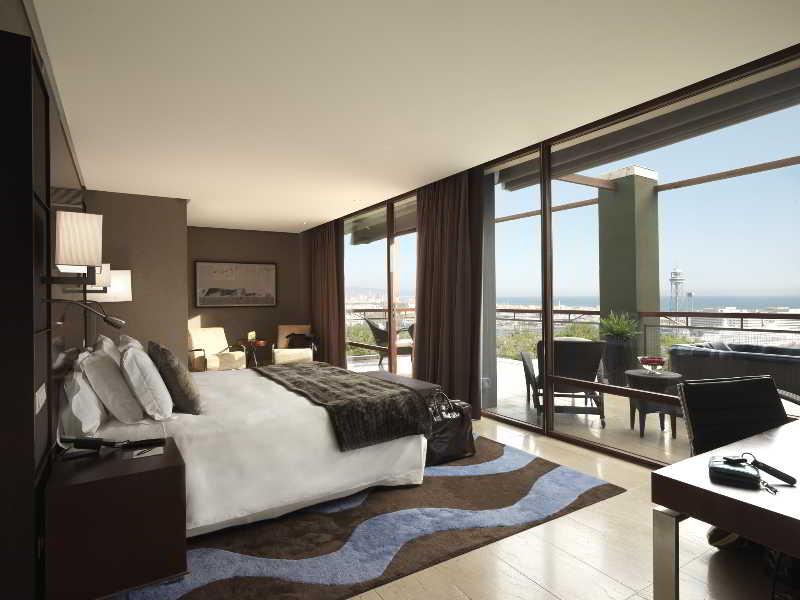 Hotel Miramar Barcelona Gl Szoba fotó A bedroom at the hotel