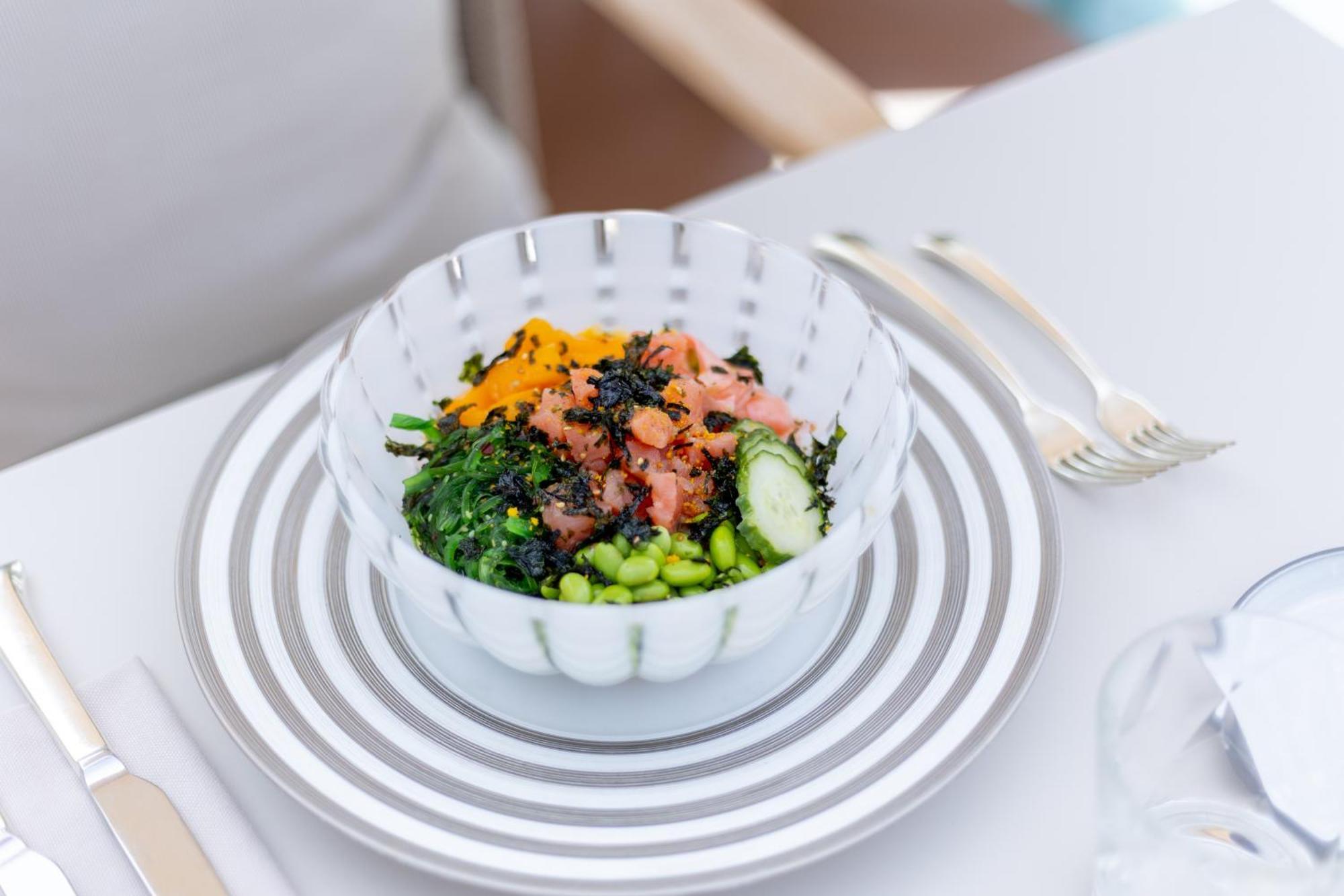 Hotel Miramar Barcelona Gl Kültér fotó A salad prepared by a private chef