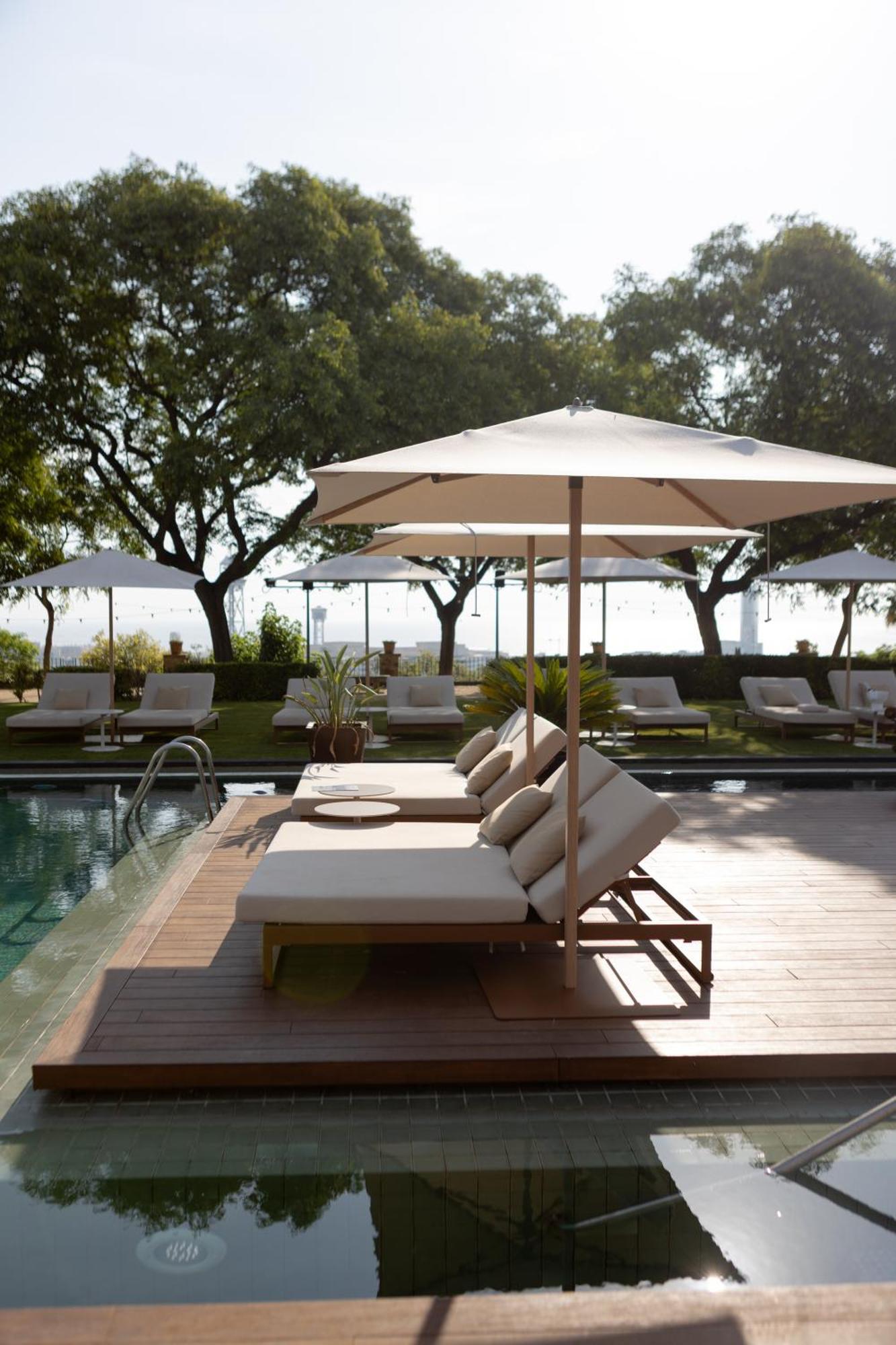 Hotel Miramar Barcelona Gl Kültér fotó The pool at the Mandarin Oriental, Barcelona
