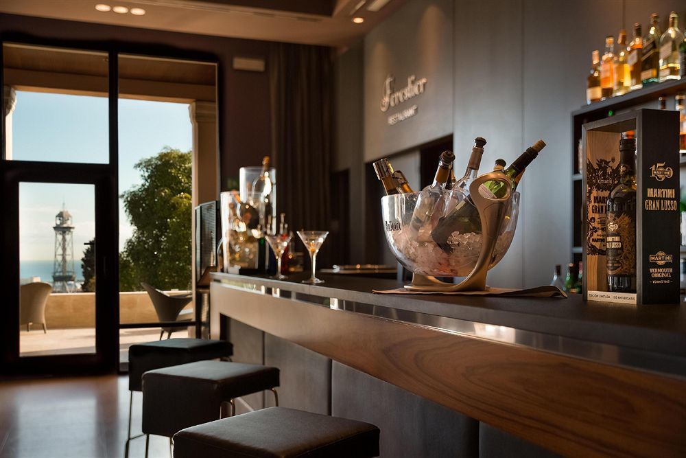 Hotel Miramar Barcelona Gl Kültér fotó The bar at the Mandarin Oriental, Athens