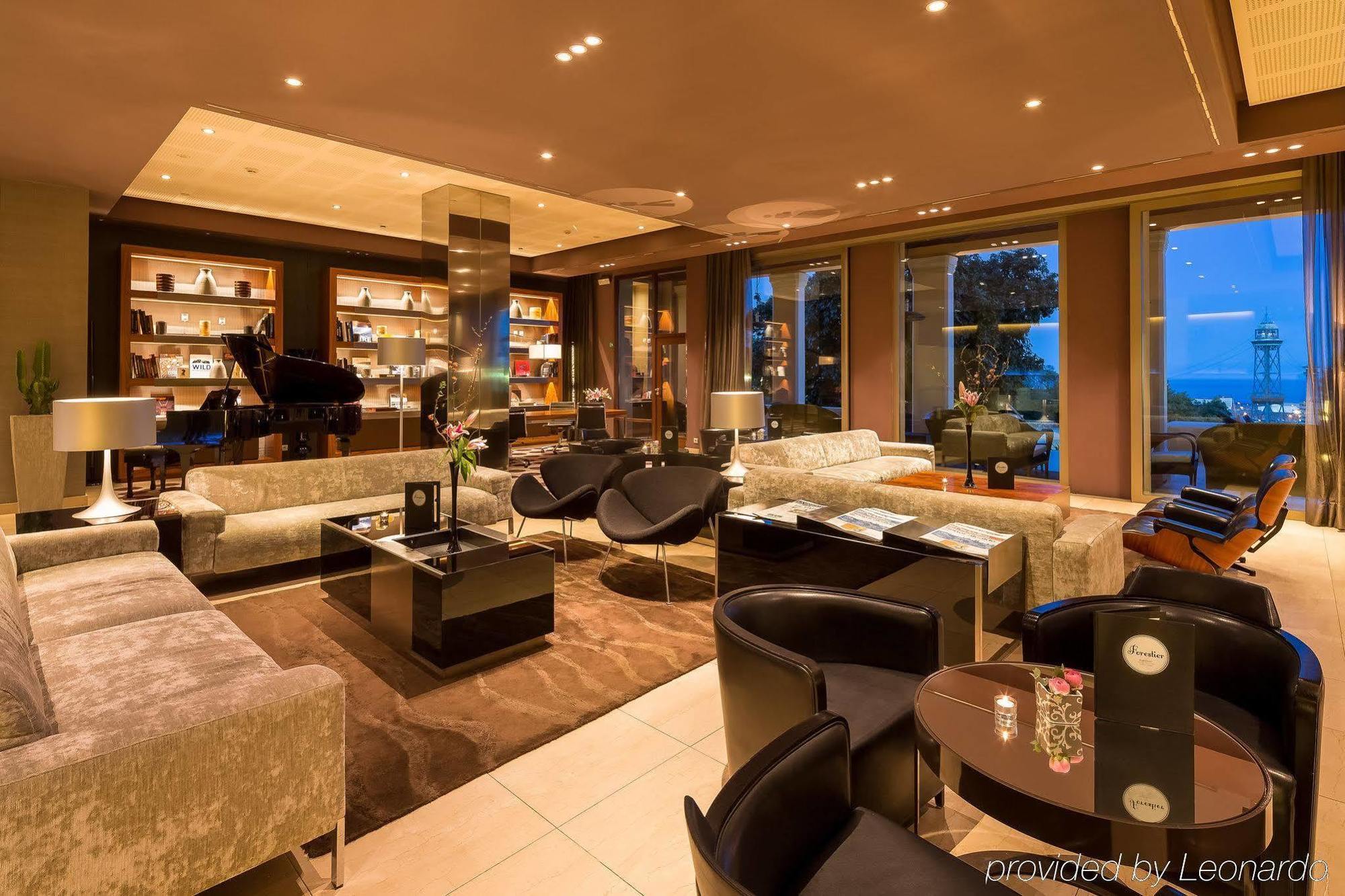 Hotel Miramar Barcelona Gl Kültér fotó The lounge at the airport